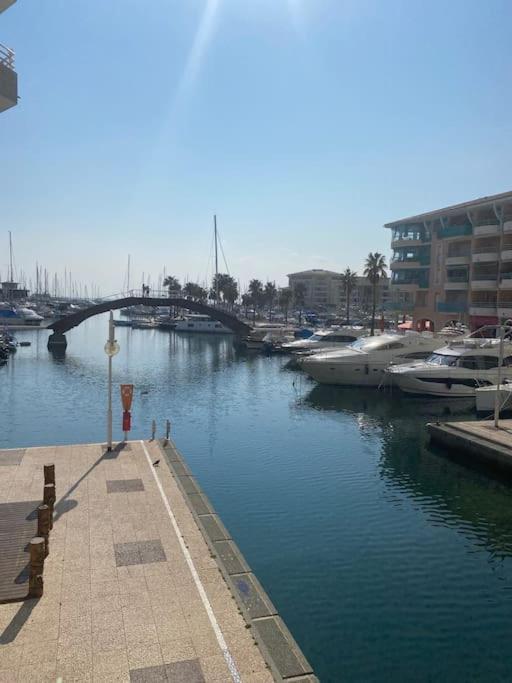 Appt 2 Pieces Port Frejus - Mega Terrasse + Garage Διαμέρισμα Εξωτερικό φωτογραφία